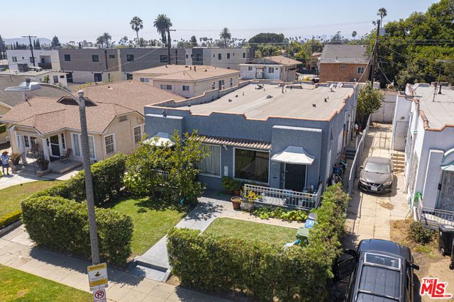 2211 S Bronson Avenue, Los Angeles, CA 90018