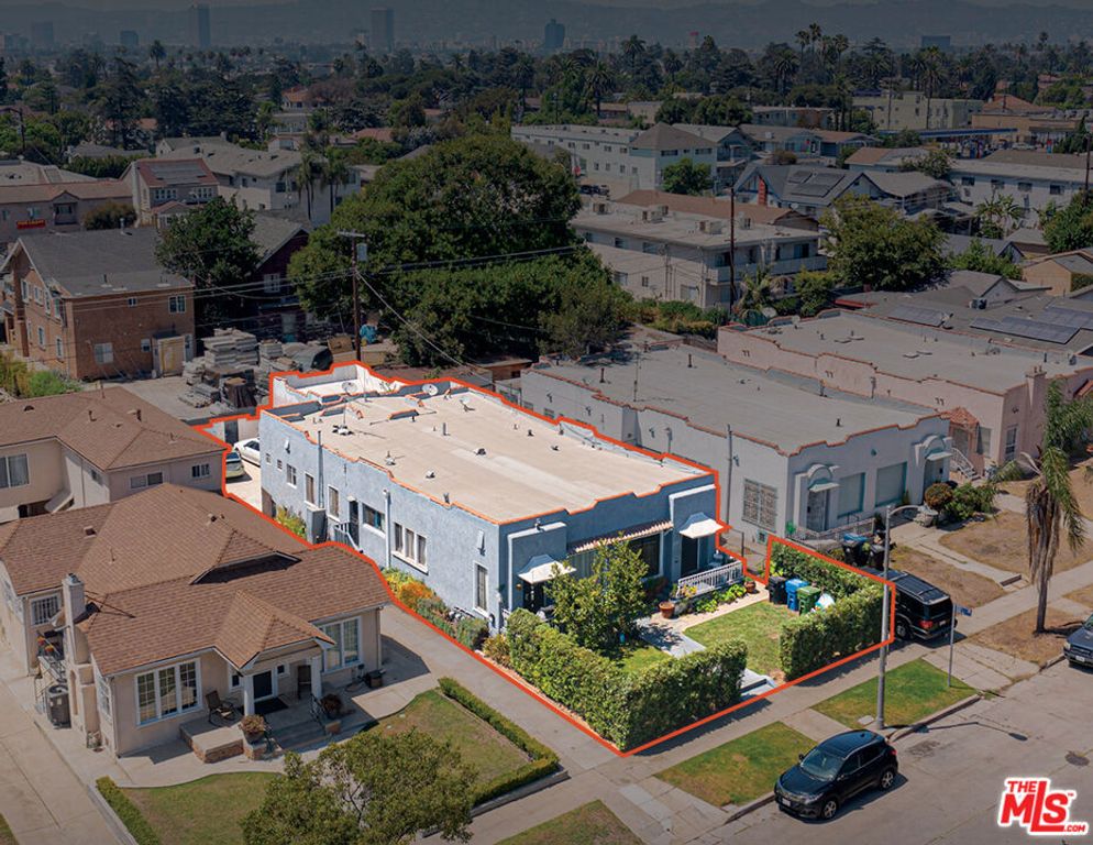 2211 S Bronson Avenue, Los Angeles, CA 90018