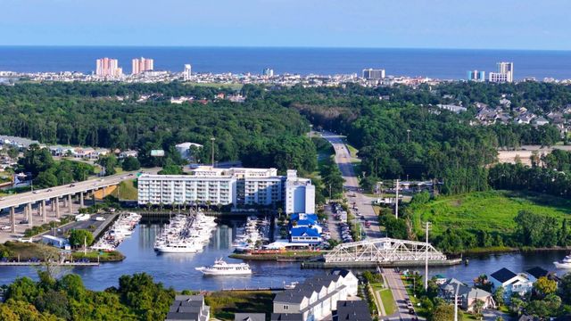 1296 Beach Way Ln., North Myrtle Beach, SC 29582