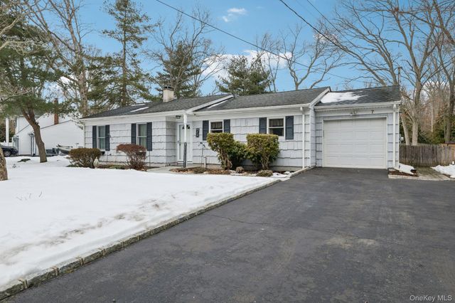 7 Joni Drive, Mount Sinai, NY 11766