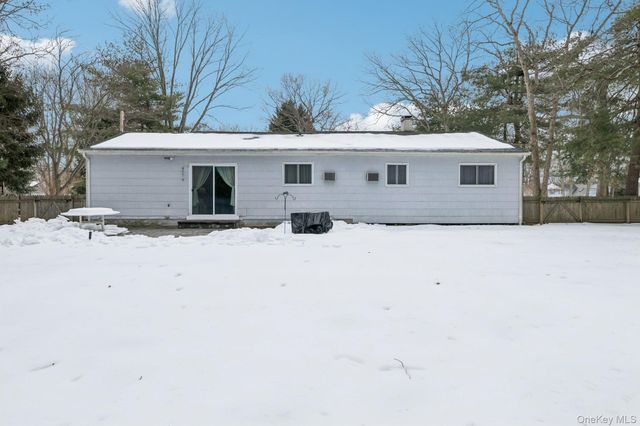 7 Joni Drive, Mount Sinai, NY 11766