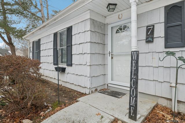 7 Joni Drive, Mount Sinai, NY 11766