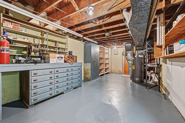 121 Fineview Avenue, Kalamazoo, MI 49004