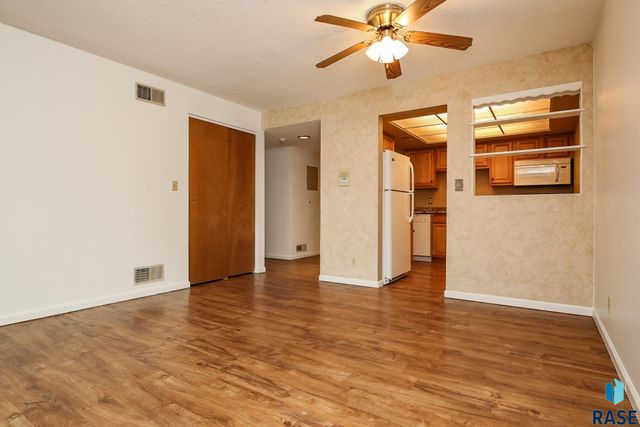 2505 S Kiwanis Ave Apt 145, Sioux Falls, SD 57105