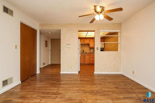 2505 S Kiwanis Ave Apt 145, Sioux Falls, SD 57105