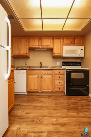 2505 S Kiwanis Ave Apt 145, Sioux Falls, SD 57105