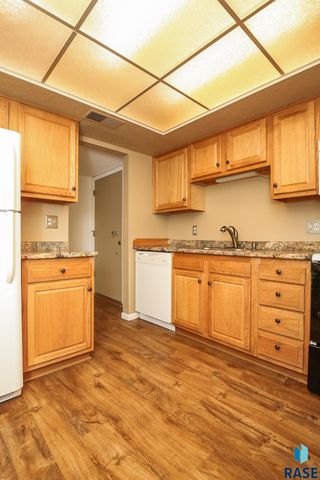 2505 S Kiwanis Ave Apt 145, Sioux Falls, SD 57105