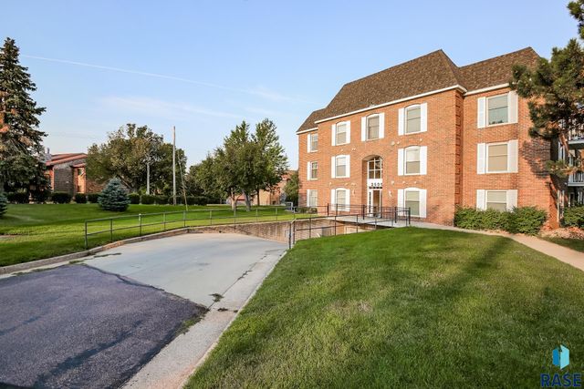 2505 S Kiwanis Ave Apt 145, Sioux Falls, SD 57105