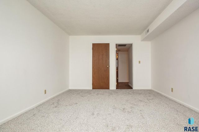 2505 S Kiwanis Ave Apt 145, Sioux Falls, SD 57105