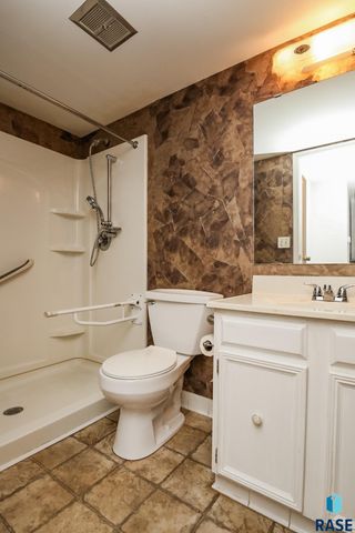 2505 S Kiwanis Ave Apt 145, Sioux Falls, SD 57105