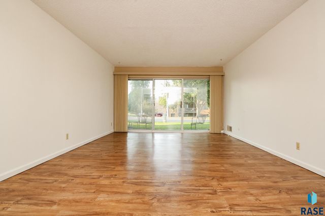 2505 S Kiwanis Ave Apt 145, Sioux Falls, SD 57105