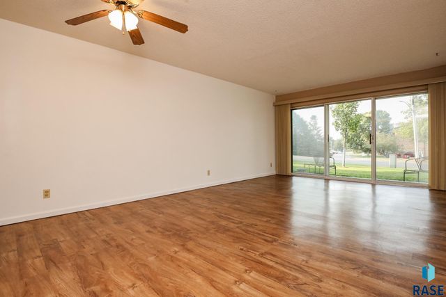 2505 S Kiwanis Ave Apt 145, Sioux Falls, SD 57105