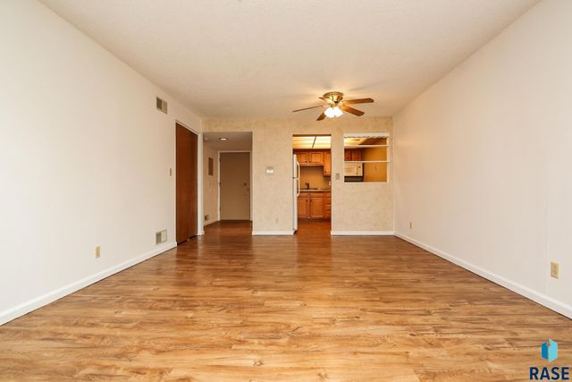 2505 S Kiwanis Ave Apt 145, Sioux Falls, SD 57105
