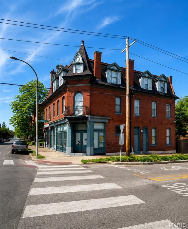 3401 Chippewa Street, St Louis, MO 63118