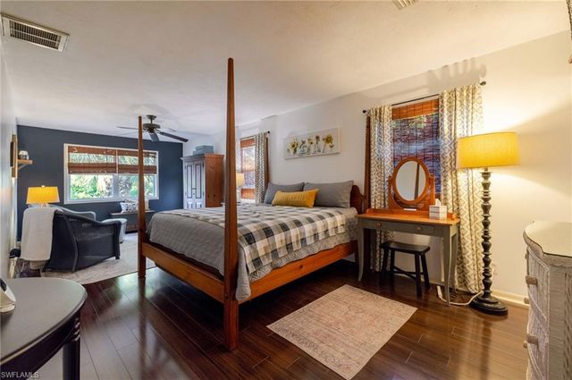 4730 Pembrooke LN, Bonita Springs, FL 34134