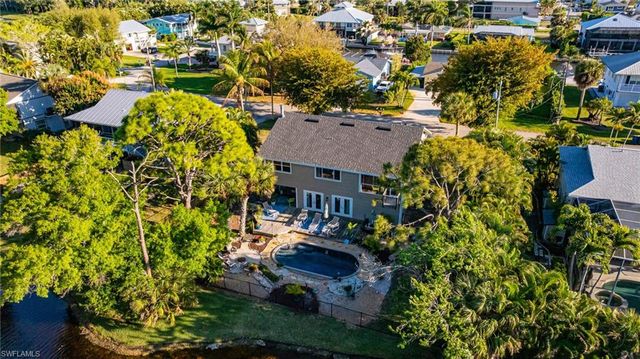 4730 Pembrooke LN, Bonita Springs, FL 34134