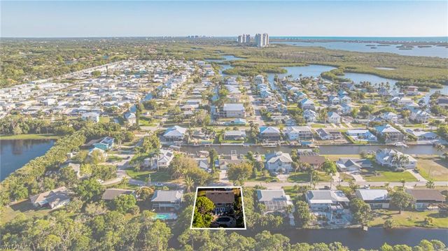 4730 Pembrooke LN, Bonita Springs, FL 34134