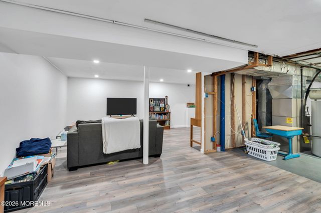 28 Oregon Avenue, Jackson, NJ 08527