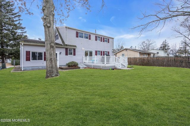 28 Oregon Avenue, Jackson, NJ 08527