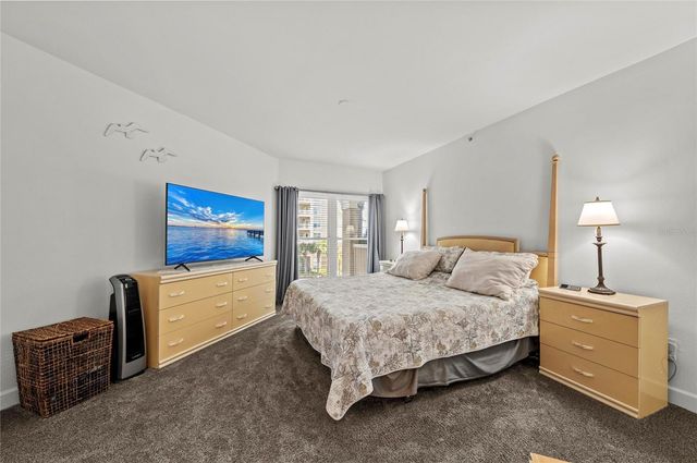 808 3RD AVENUE W 311, Bradenton, FL 34205