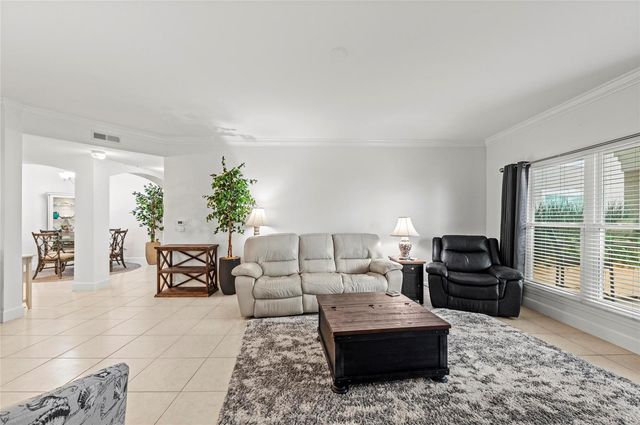 808 3RD AVENUE W 311, Bradenton, FL 34205