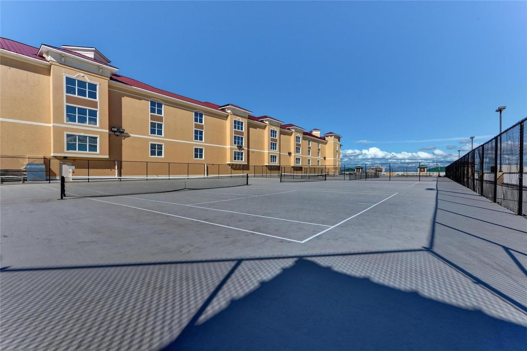 Image 55 of property listing at 808 3RD AVENUE W 311, Bradenton, FL 34205