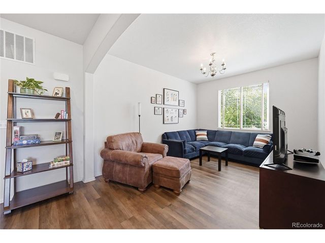 10145 Pitkin Way, Commerce City, CO 80022