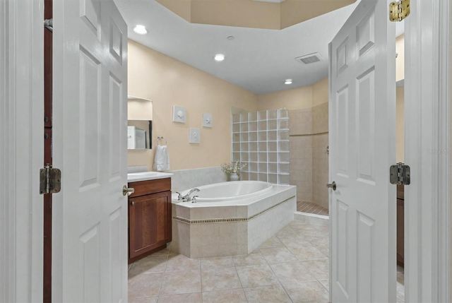 6474 WATERCREST WAY 403, Lakewood Ranch, FL 34202