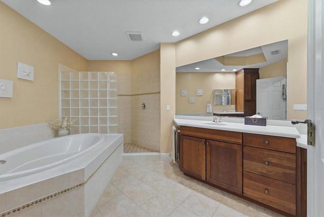 6474 WATERCREST WAY 403, Lakewood Ranch, FL 34202