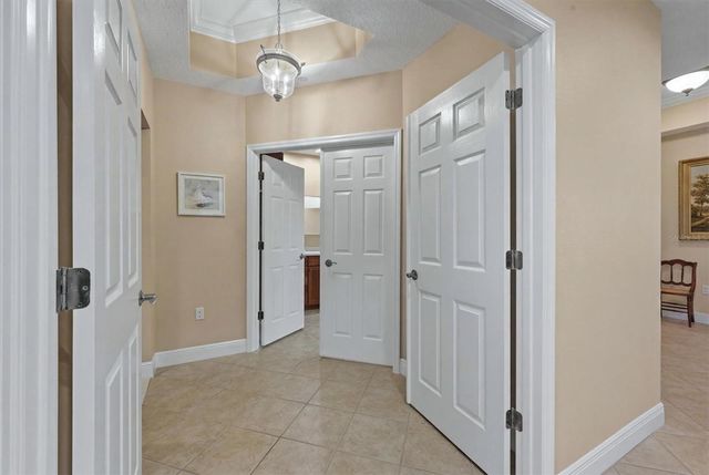 6474 WATERCREST WAY 403, Lakewood Ranch, FL 34202