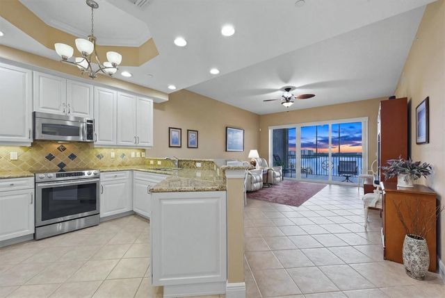 6474 WATERCREST WAY 403, Lakewood Ranch, FL 34202