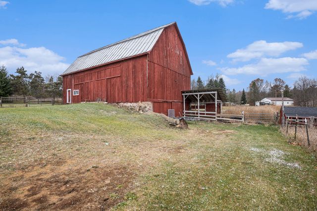 4409 W 1 Mile Road, White Cloud, MI 49349