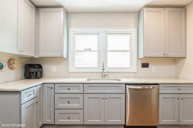902 Bunker Street, Woodstock, IL 60098