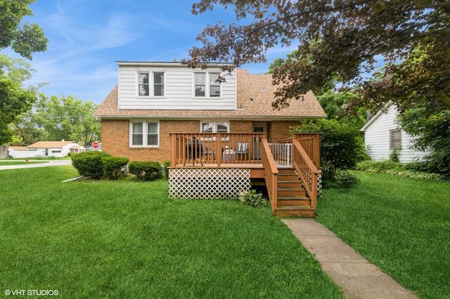902 Bunker Street, Woodstock, IL 60098