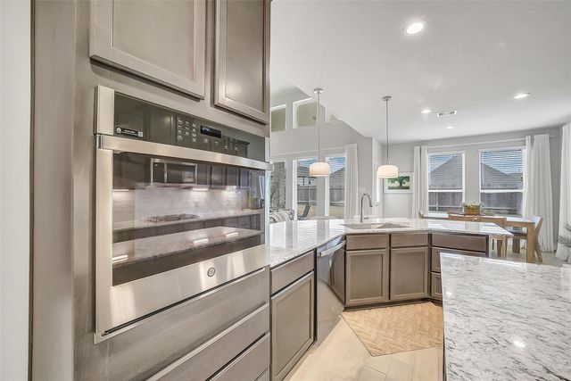 409 Piney Rocks Lane, Waller, TX 77484