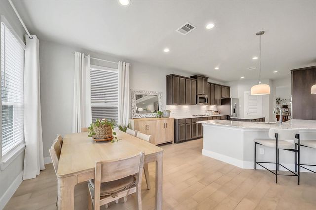 409 Piney Rocks Lane, Waller, TX 77484