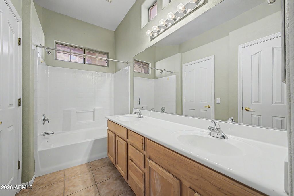 Image 18 of property listing at 14291 W CORA Lane, Goodyear, AZ 85395