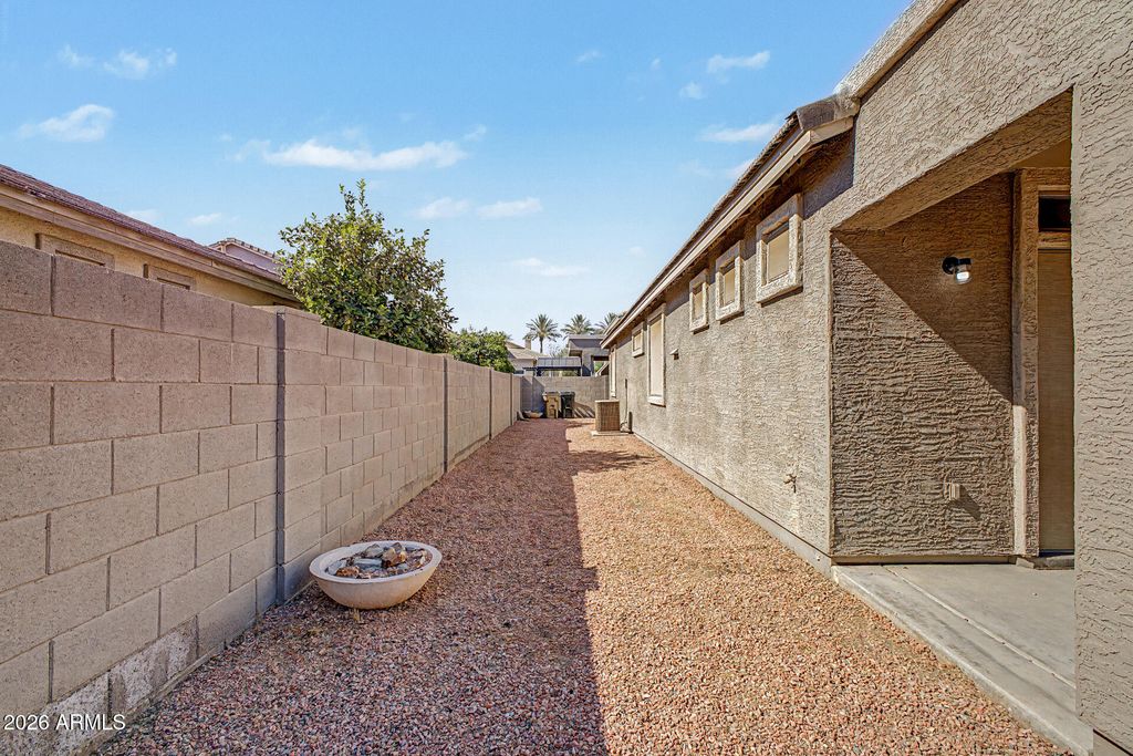 Image 29 of property listing at 14291 W CORA Lane, Goodyear, AZ 85395