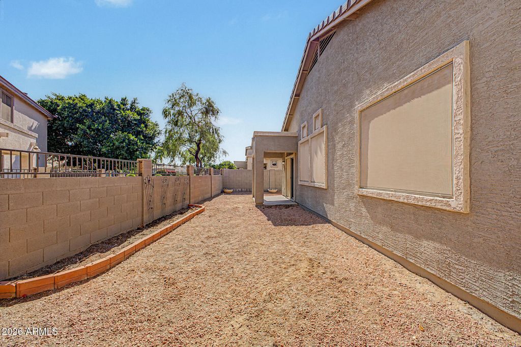 Image 33 of property listing at 14291 W CORA Lane, Goodyear, AZ 85395