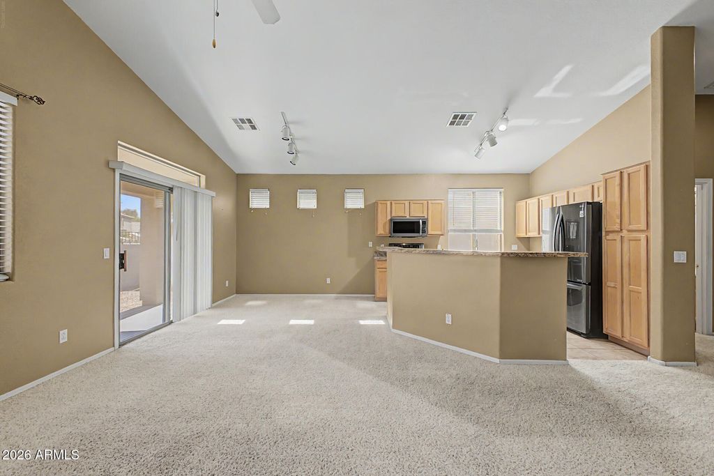 Image 7 of property listing at 14291 W CORA Lane, Goodyear, AZ 85395