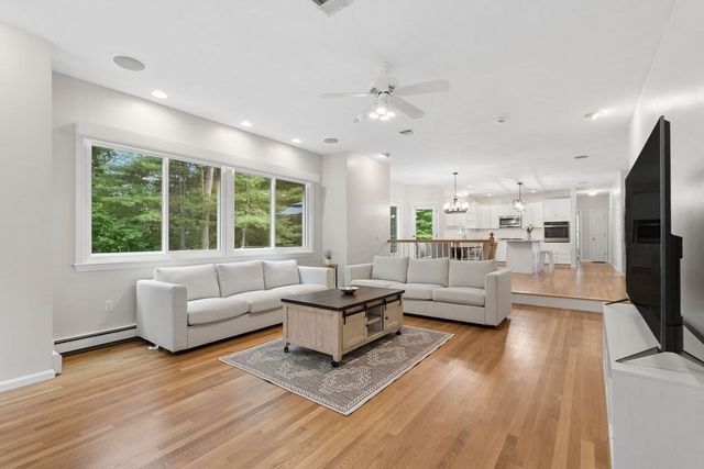 43 Northern Spy Rd, Franklin, MA 02038