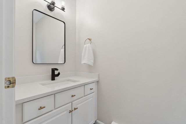 43 Northern Spy Rd, Franklin, MA 02038
