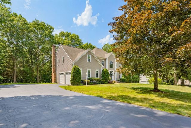 43 Northern Spy Rd, Franklin, MA 02038