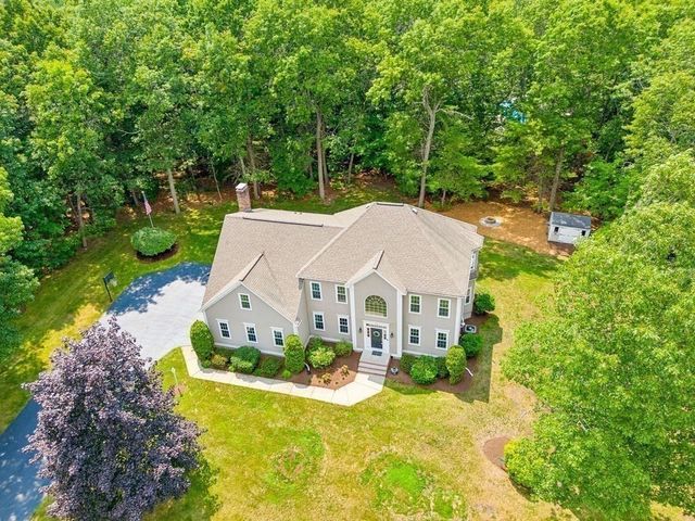 43 Northern Spy Rd, Franklin, MA 02038