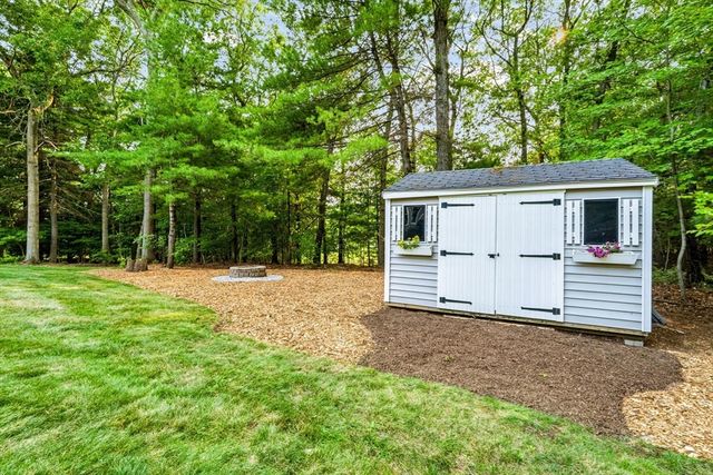 43 Northern Spy Rd, Franklin, MA 02038