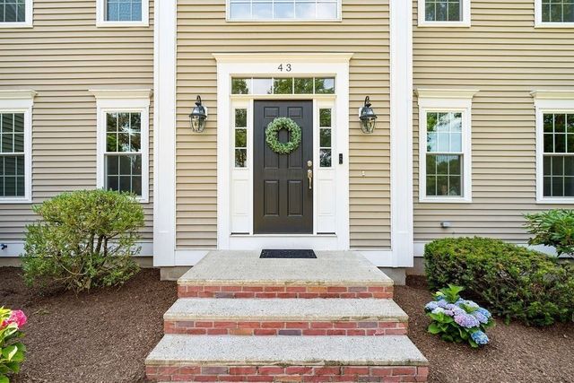 43 Northern Spy Rd, Franklin, MA 02038