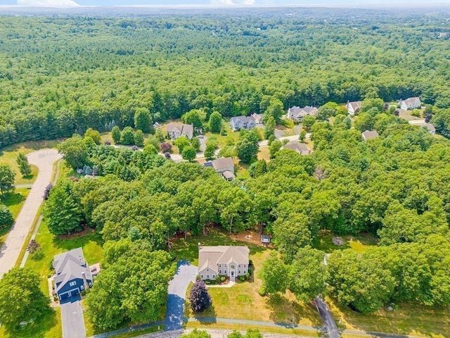 43 Northern Spy Rd, Franklin, MA 02038