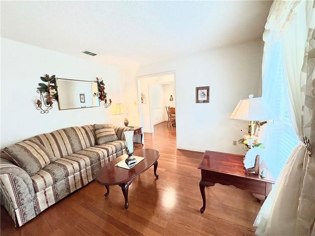 6233 Summer Place N Drive, Mobile, AL 36618