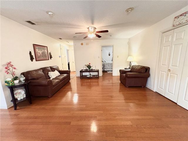 6233 Summer Place N Drive, Mobile, AL 36618