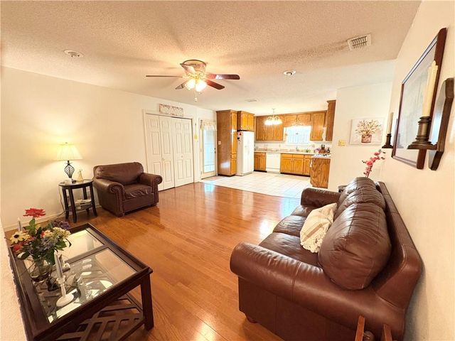 6233 Summer Place N Drive, Mobile, AL 36618